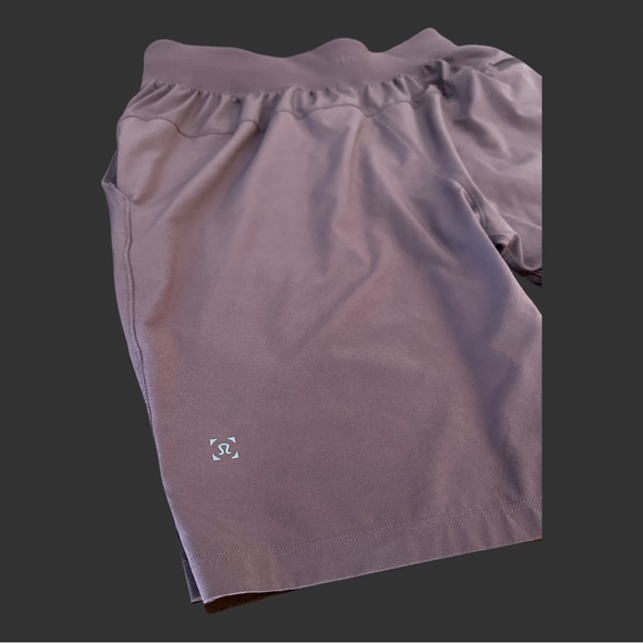 Lululemon T.H.E. 9" Linerless Shorts - Picture 3 of 3